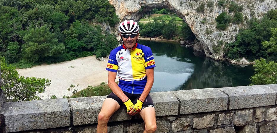 34 - Daniel passe devant l'objectif