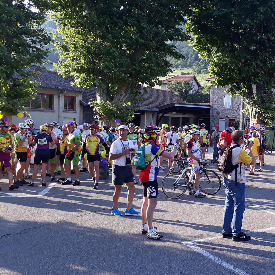 J1 - Premier ravito de l'Ardèche verte à Satilleu...