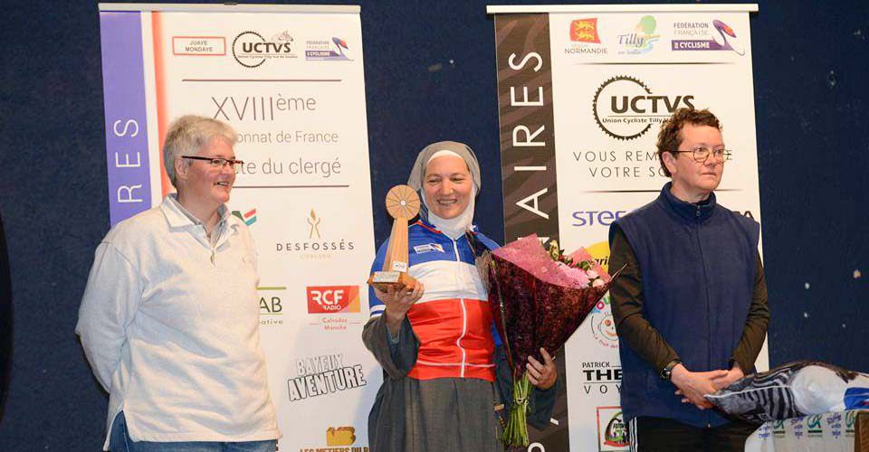 14 - Le bouquet de Sœur Anne-Laeitia