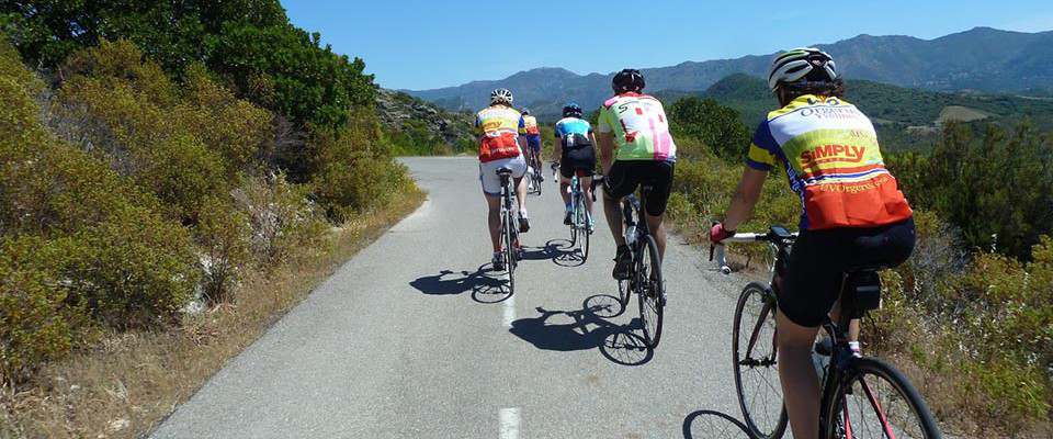 Des petites routes, du soleil. Le décor est planté !
