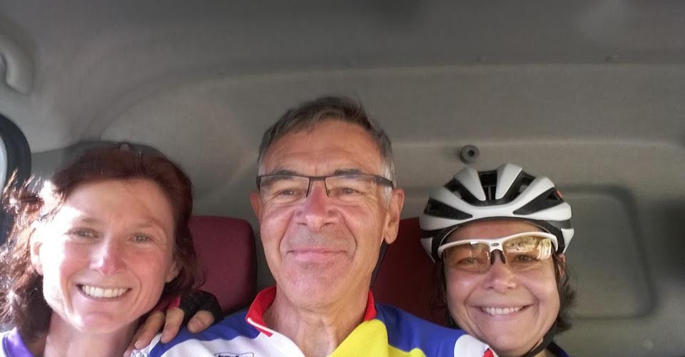 Dix kilomètres dans le fourgon pour éviter la caillasse (3 crevaisons ça suffit)