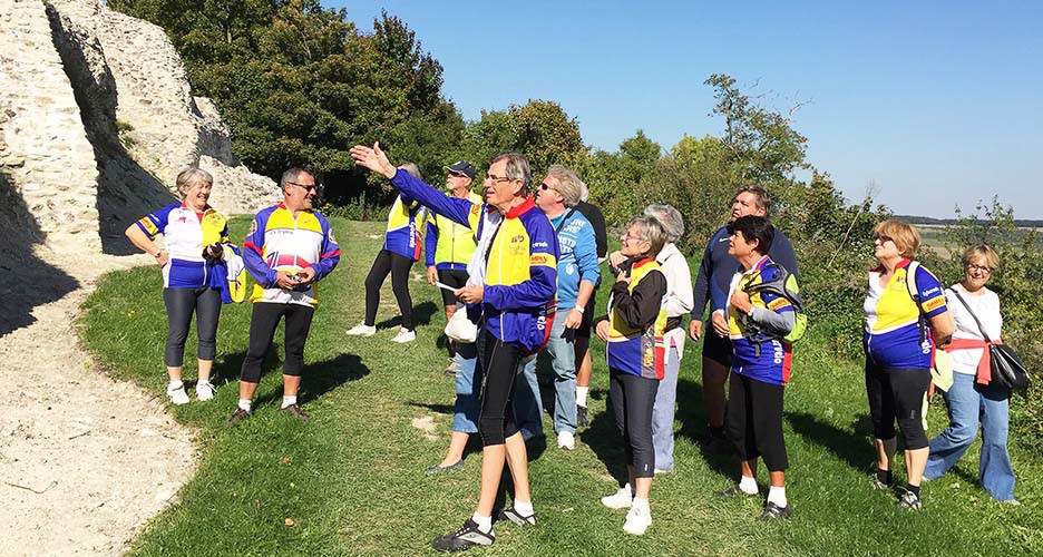 Le prof. Bernard est à son affaire...