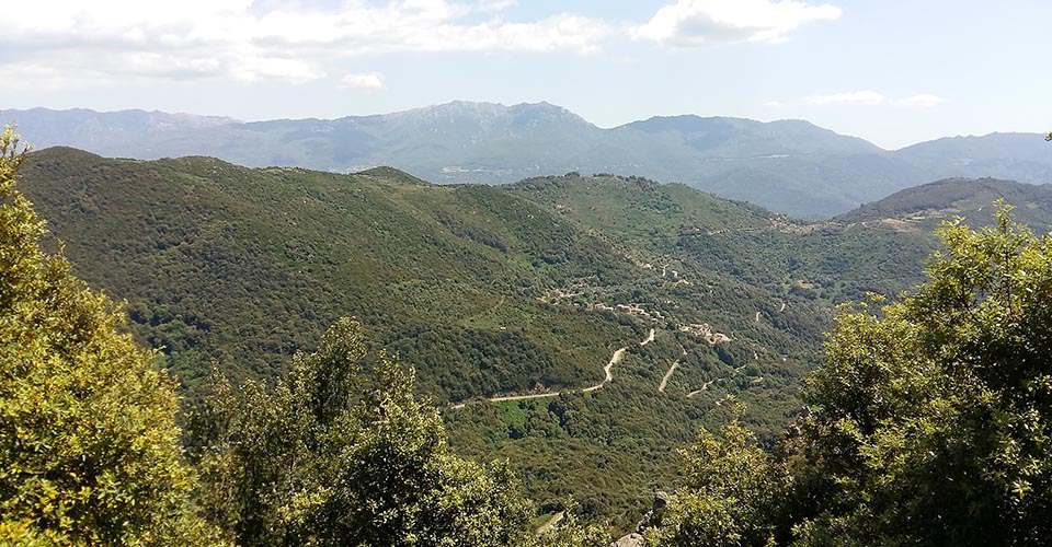 27 - Les lacets sur la route de Bisinao