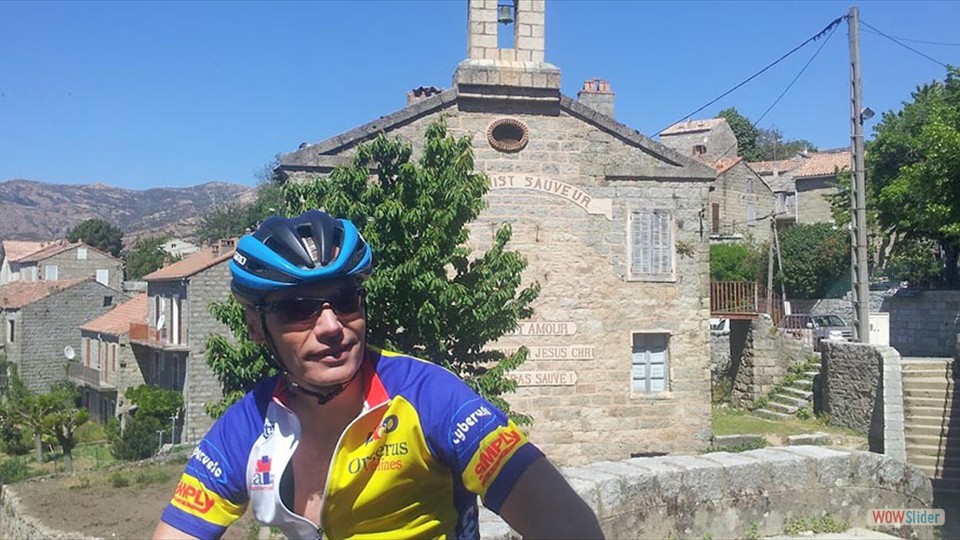 20__stphane_devant_le_mur_dune_maison_!!!