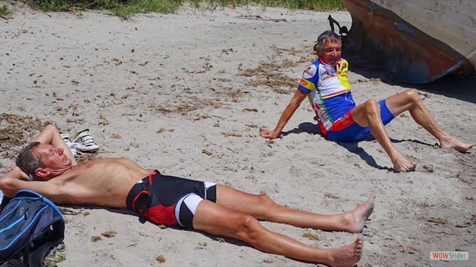 32__la_sieste_aprs_le_burger_corse