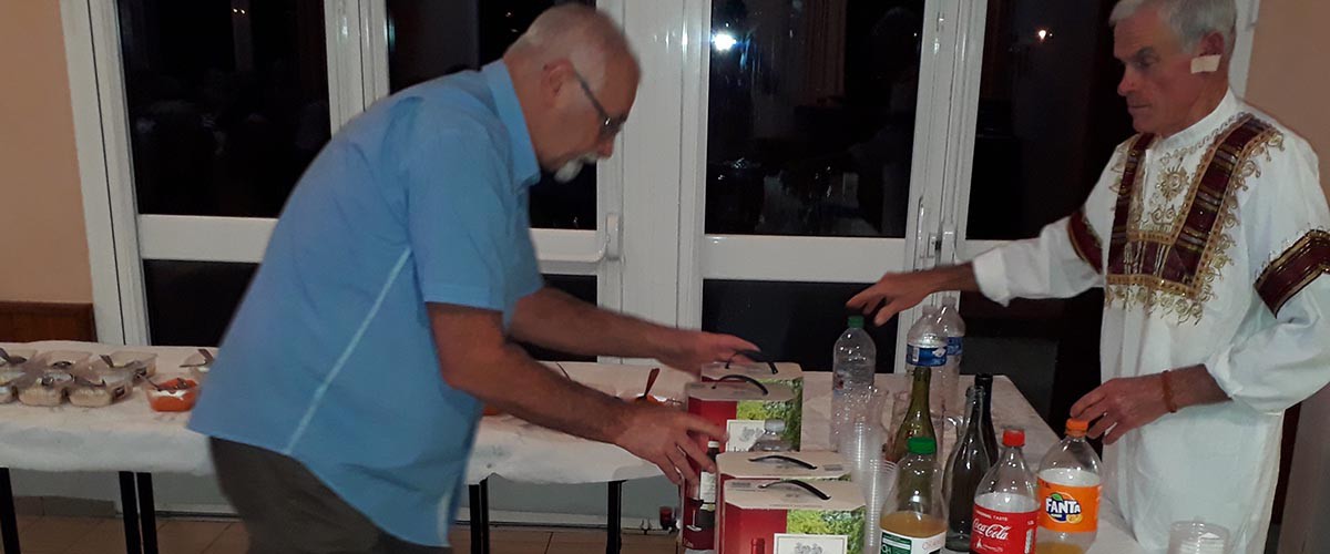 Elie aux manettes… et Denis avec l'oreillette pour une réactivité optimale