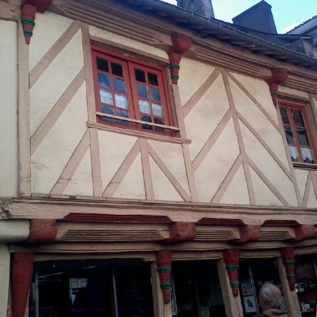 13 – Quelques maisons typiques