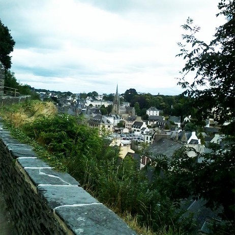 32 — Châteaulin. Vue sur les toits d'ardoise