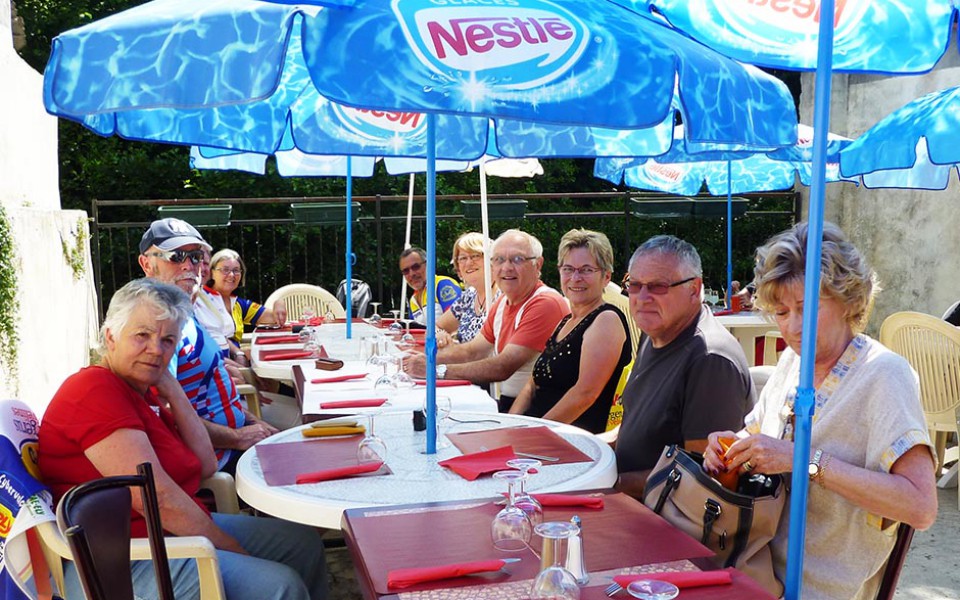 On déplace quelques parasols...