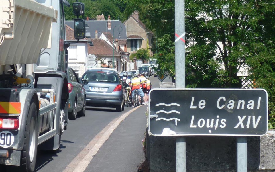 Pour sortir de Maintenon, un peu de trafic... mais ça ira