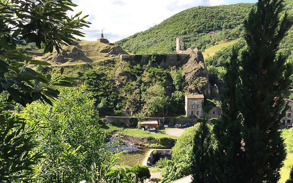 En remontant vers Saint-Agrève