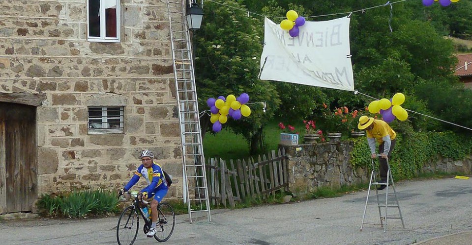 Monestier. Ti'Joël et un admirateur haut-perché
