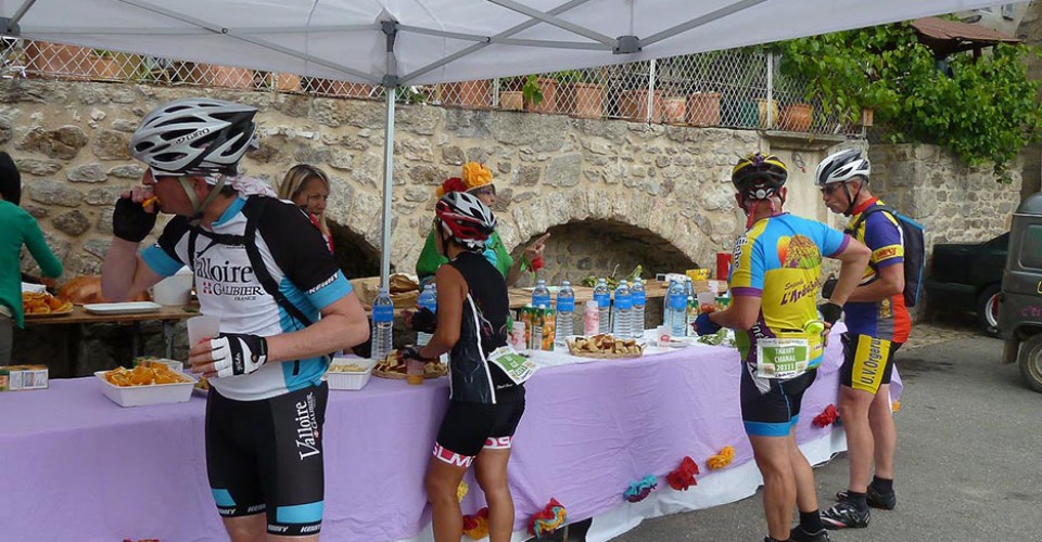 Vanosc. Hervé, Nicole (on se suivra), et le K'ptain qui fait la fine bouche