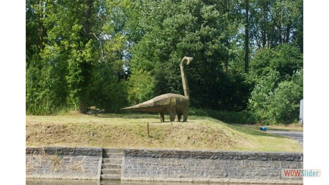 Le dinosaure de l'autre rive...